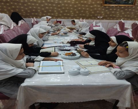 برگزاری محفل انس با قرآن قبل از مراسم افطاری